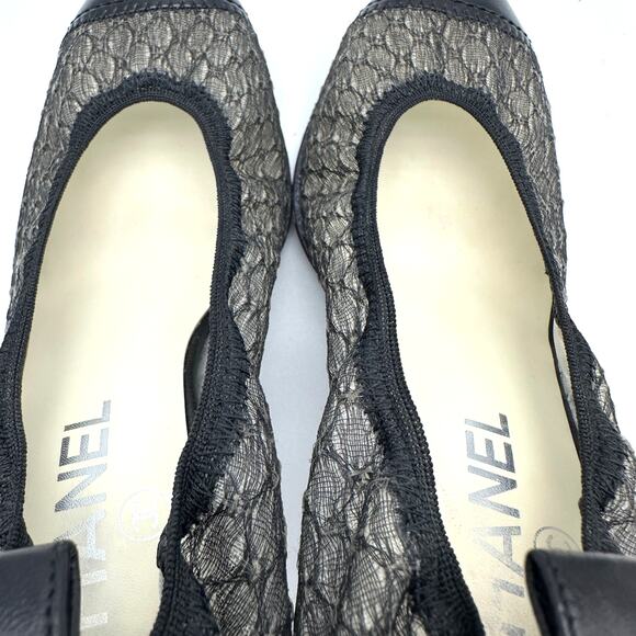 CHANEL Black Lace & Leather Elastic Heel Pumps Cap Toe IT 38.5 - Picture 10 of 13